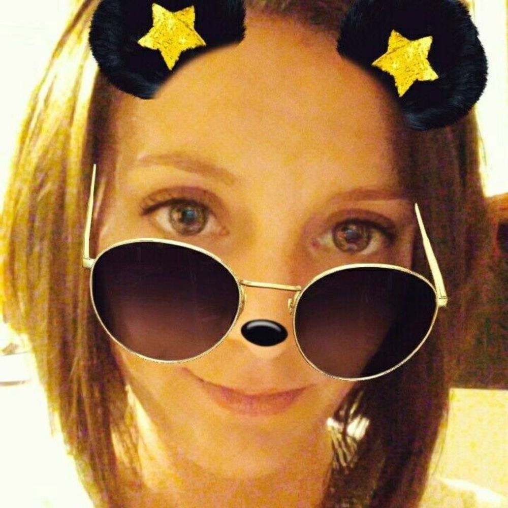 Meet your Posher, Taylr